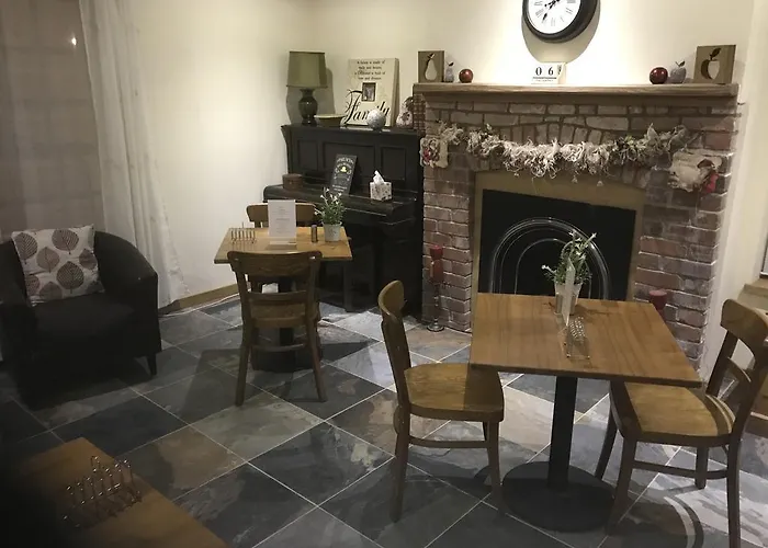 Deri-Down Guest House