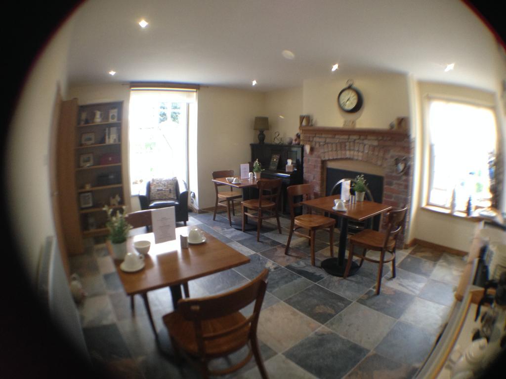 Deri-down 3* Abergavenny